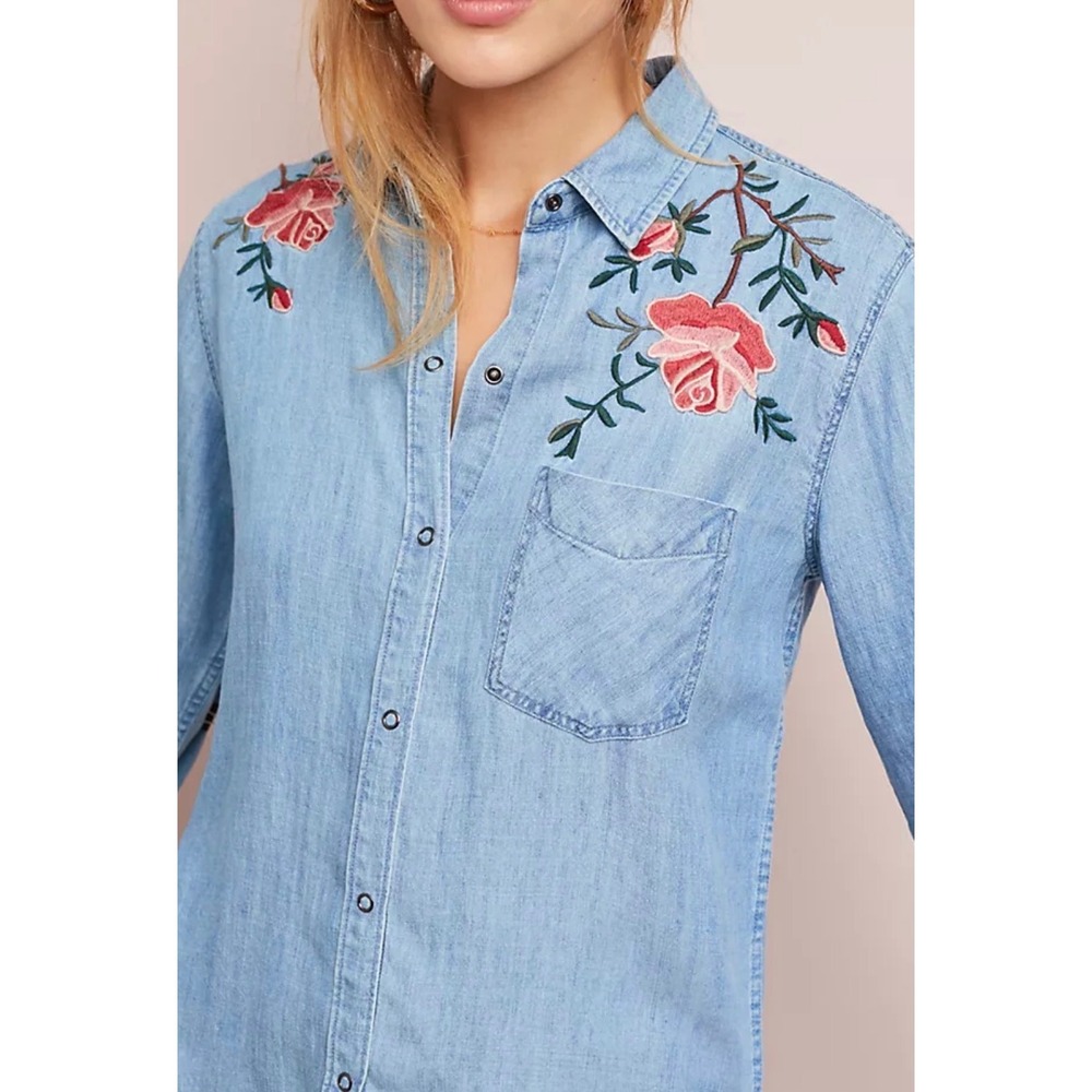 Rails Womens XS Light Wash Denim Floral Embroidered Rose Snap Top